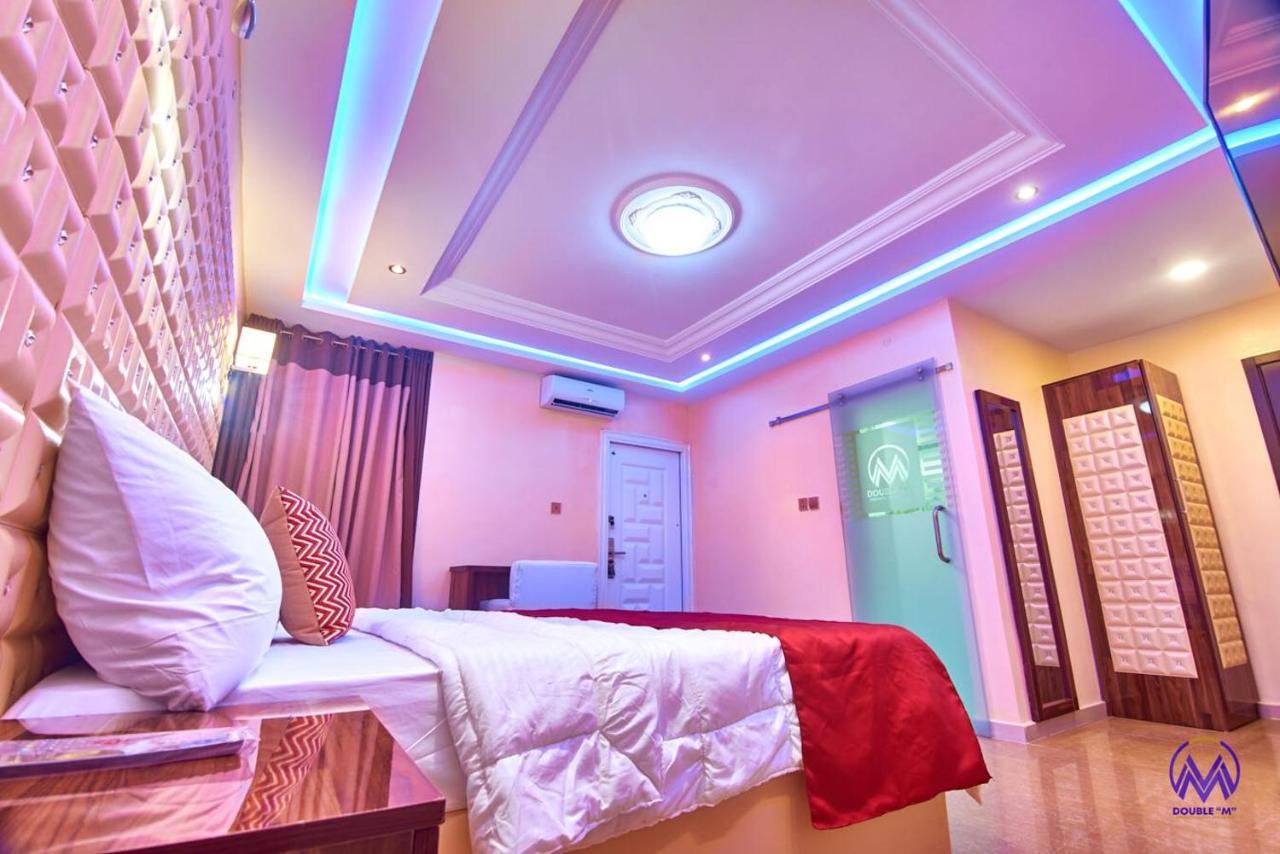 Double M Exquisite Suites And Lounge Lekki Ogombo Eksteriør billede