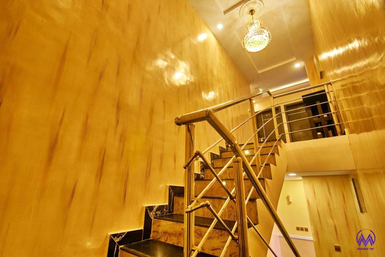 Double M Exquisite Suites And Lounge Lekki Ogombo Eksteriør billede