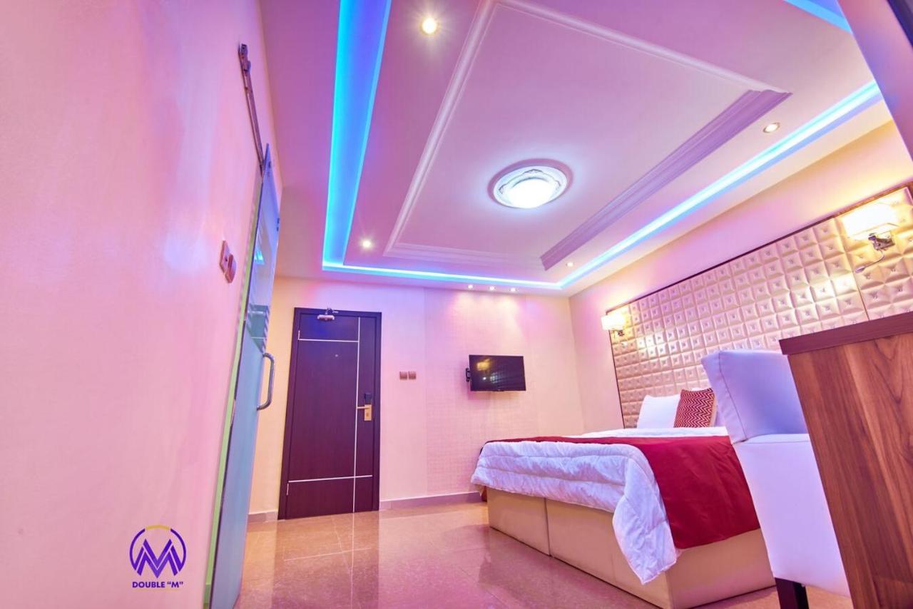 Double M Exquisite Suites And Lounge Lekki Ogombo Eksteriør billede