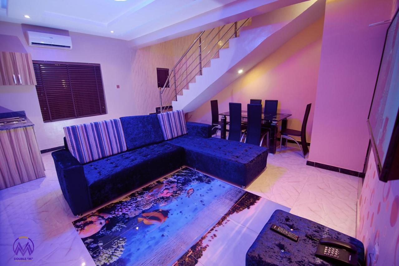 Double M Exquisite Suites And Lounge Lekki Ogombo Eksteriør billede