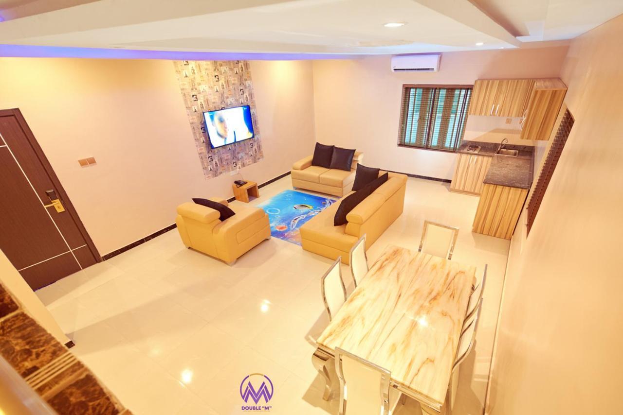 Double M Exquisite Suites And Lounge Lekki Ogombo Eksteriør billede