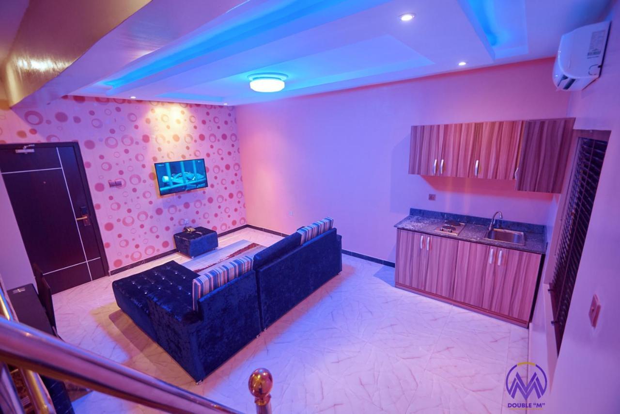 Double M Exquisite Suites And Lounge Lekki Ogombo Eksteriør billede