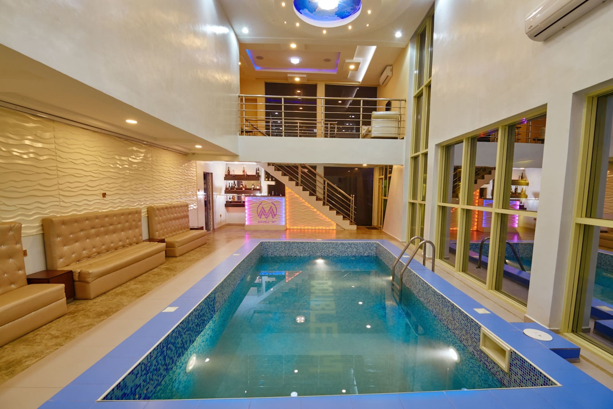 Double M Exquisite Suites And Lounge Lekki Ogombo Eksteriør billede