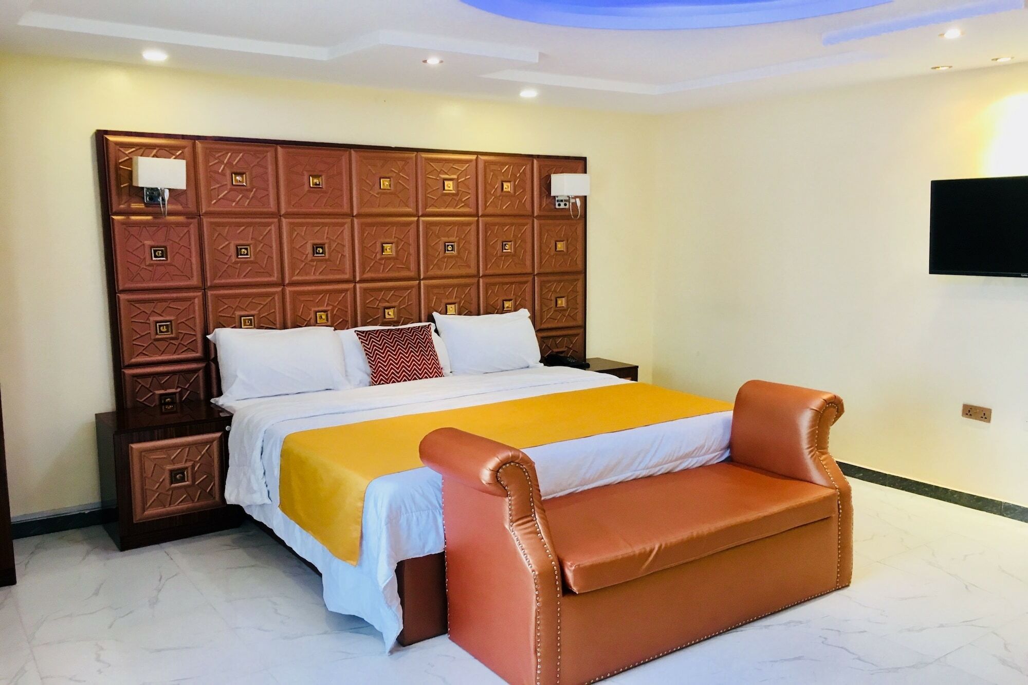 Double M Exquisite Suites And Lounge Lekki Ogombo Eksteriør billede